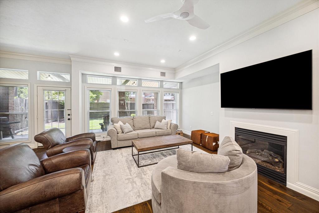 5323 Fairdale Lane, Houston, Texas image 13