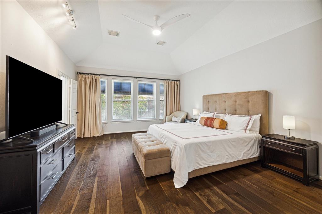 5323 Fairdale Lane, Houston, Texas image 20