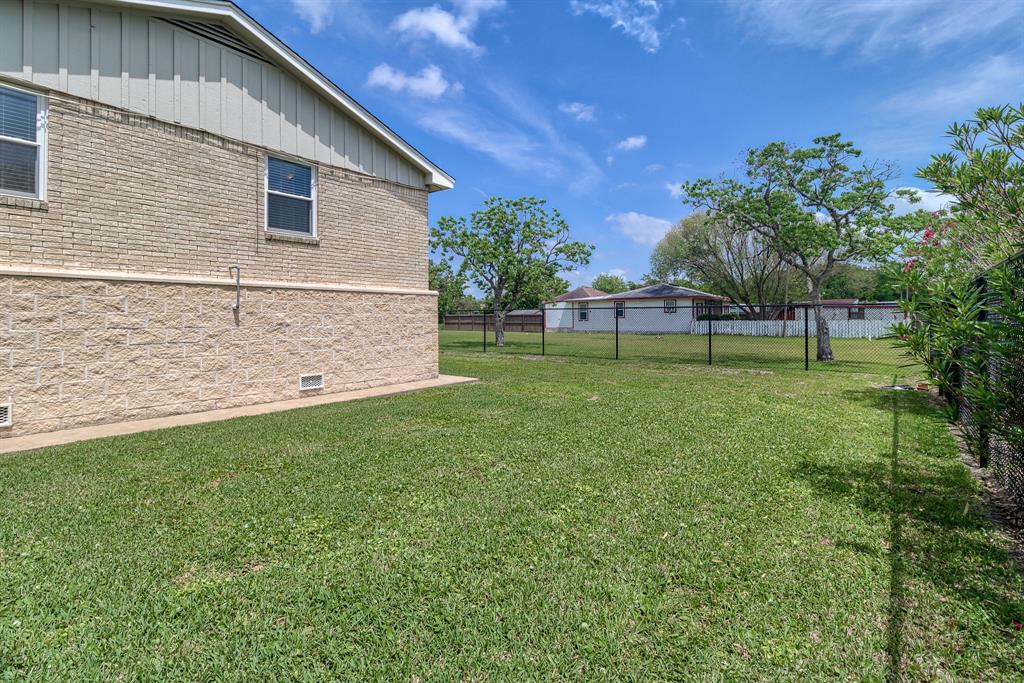 533 6th Street, San Leon, Texas image 18