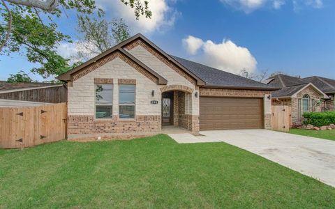 A home in South Houston