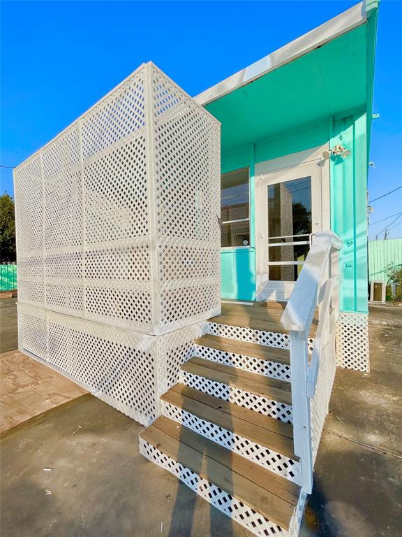 927 27th Street, San Leon, Texas image 4