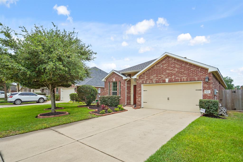 5011 Grand Chateau Lane, Houston, Texas image 2