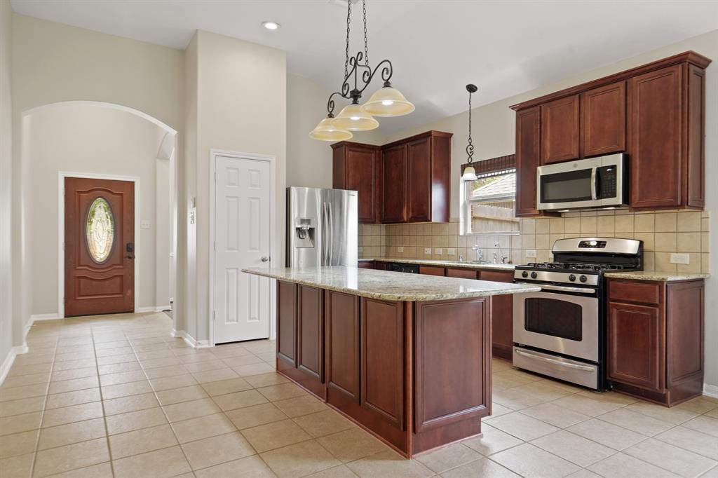 5011 Grand Chateau Lane, Houston, Texas image 9