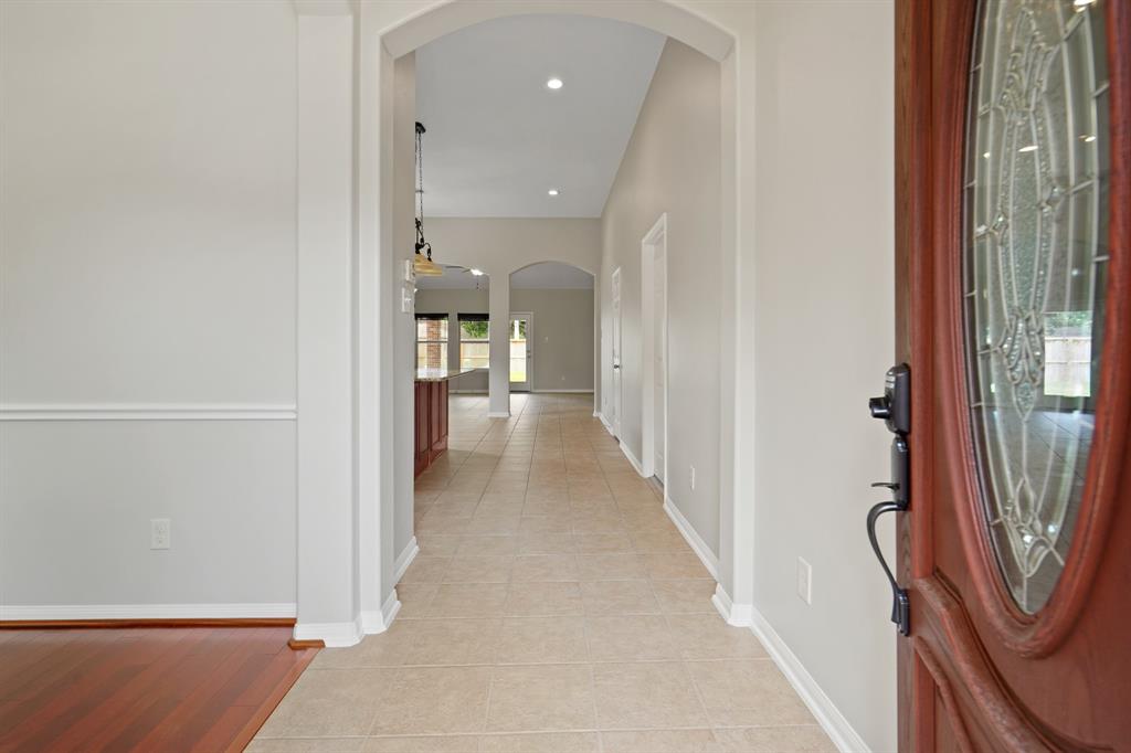 5011 Grand Chateau Lane, Houston, Texas image 4