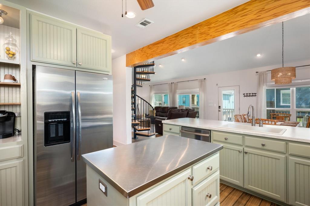 2932 Lakeside Drive, Crystal Beach, Texas image 30