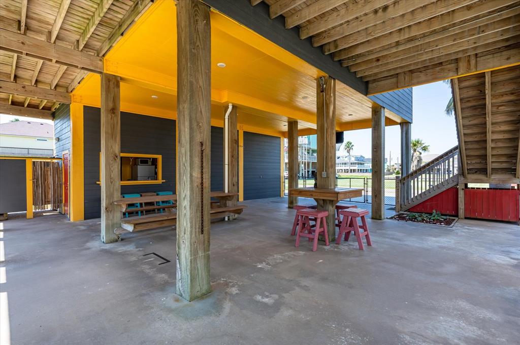 2932 Lakeside Drive, Crystal Beach, Texas image 13