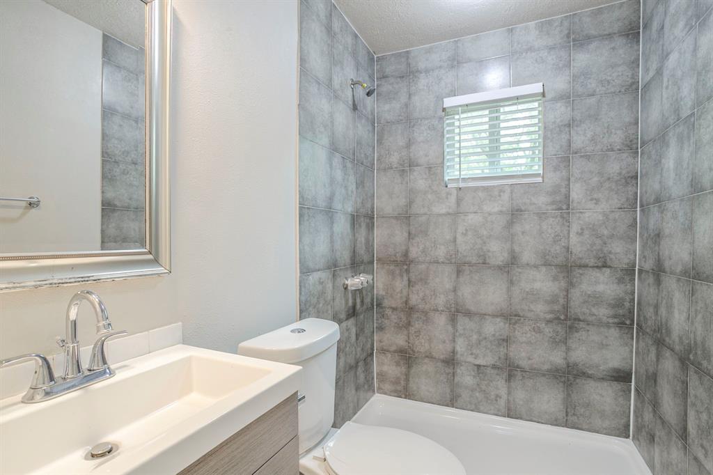 5102 Enchanted Timbers Drive, Humble, Texas image 22
