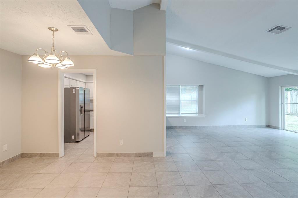 5102 Enchanted Timbers Drive, Humble, Texas image 10