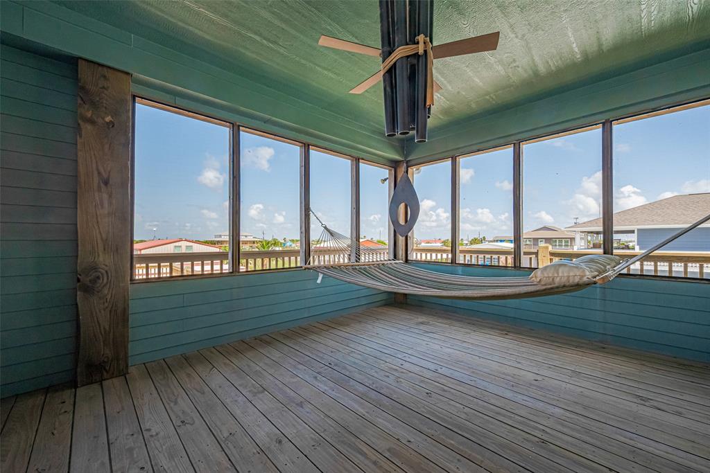1126 Island Boulevard, Crystal Beach, Texas image 29