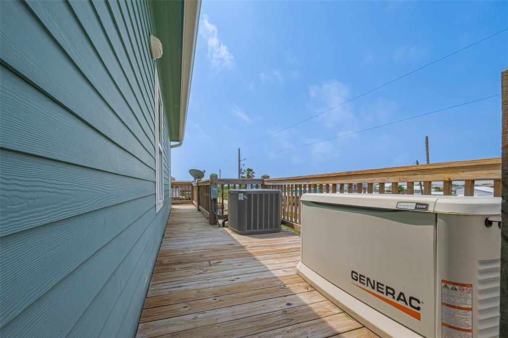 1126 Island Boulevard, Crystal Beach, Texas image 47