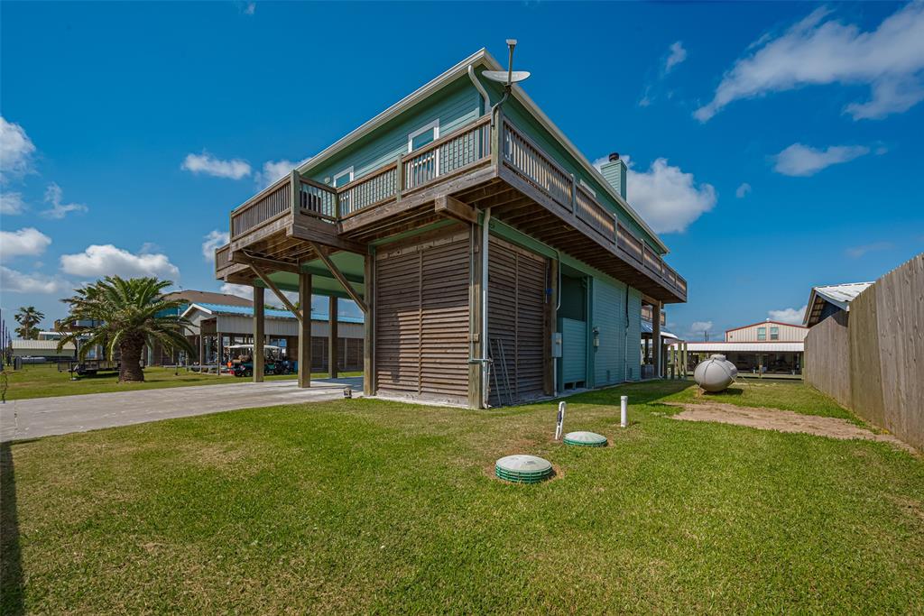 1126 Island Boulevard, Crystal Beach, Texas image 1