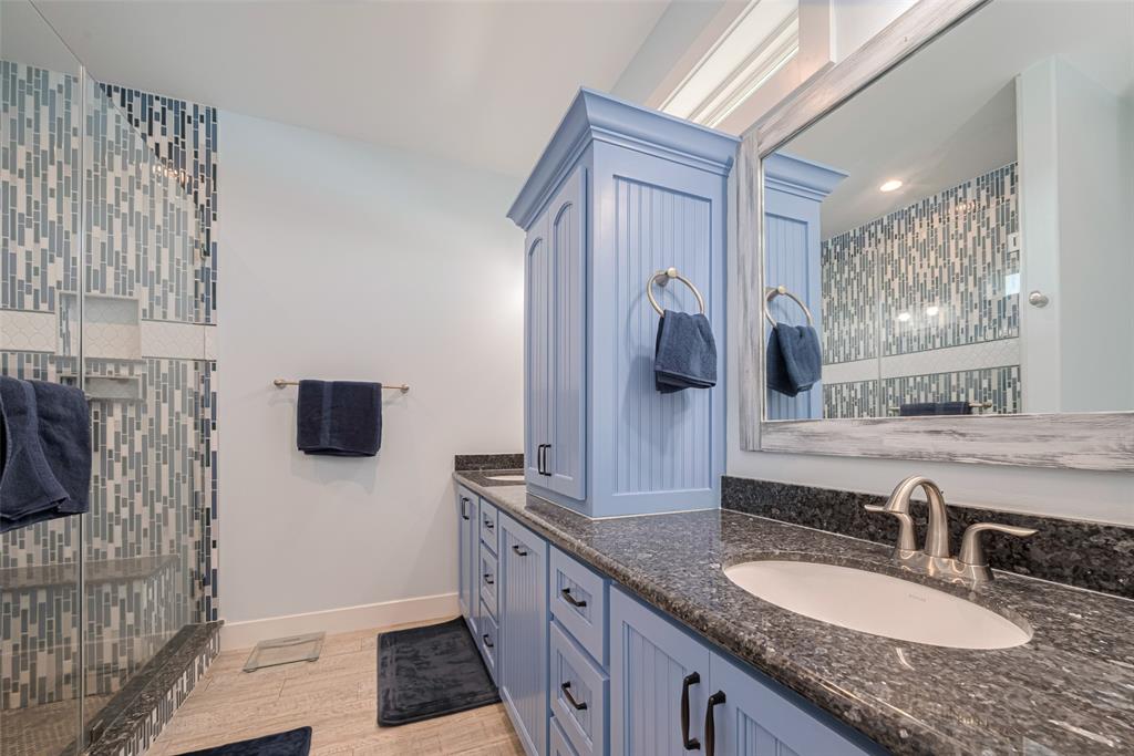 1126 Island Boulevard, Crystal Beach, Texas image 20
