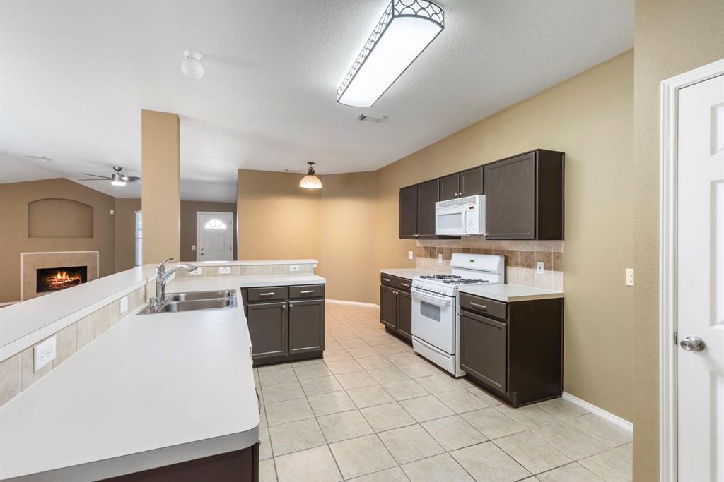4815 Rustic Field Lane, Katy, Texas image 11