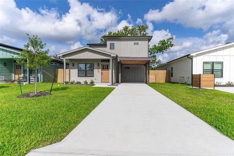 Photo of 9913 Dipping Woods Street, Houston, TX 77076 (MLS # 75302382)