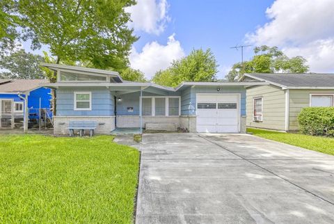 Photo of 3562 Rosewood Street, Houston, TX 77004 (MLS # 43496228) Photo of 3562 Rosewood Street, Houston, TX 77004 (MLS # 43496228)
