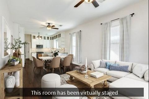 Single Family Residence in Galveston TX 3325 Avenue R 5.jpg