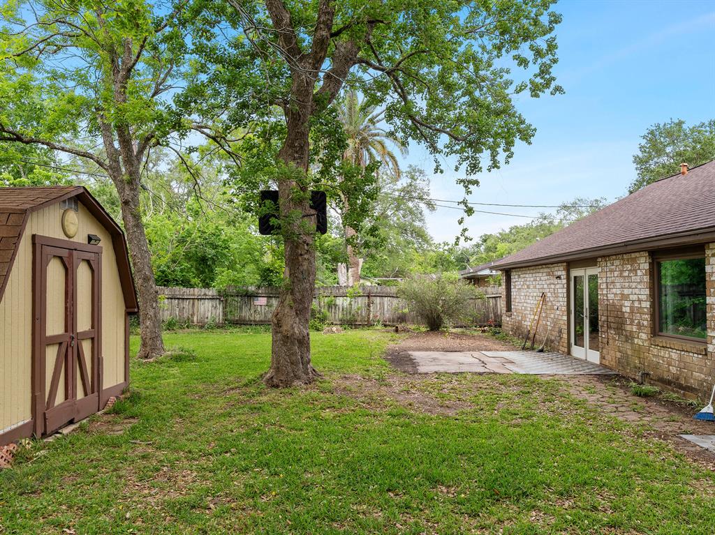2013 Candlewood Drive, Bay City, Texas image 22