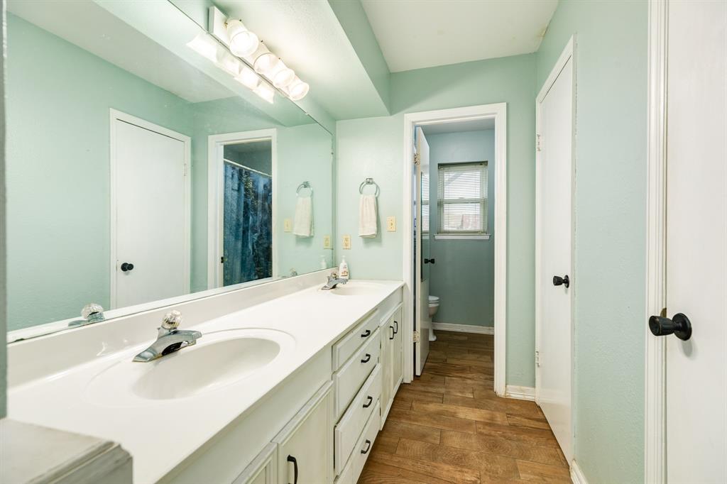 52 S Bachelor Button Street, Lake Jackson, Texas image 27