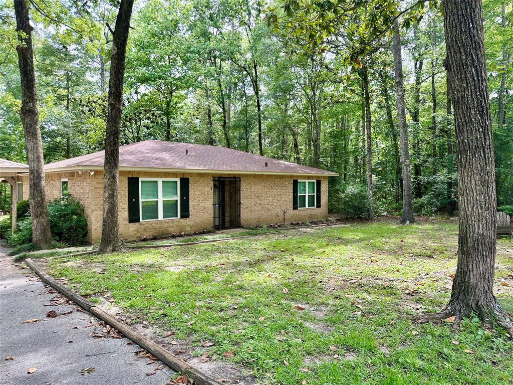 202 Spring Creek Loop, Livingston, Texas image 1