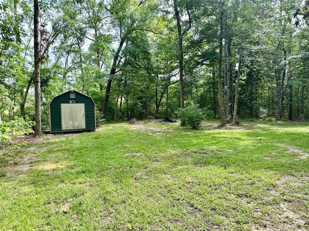 202 Spring Creek Loop, Livingston, Texas image 9