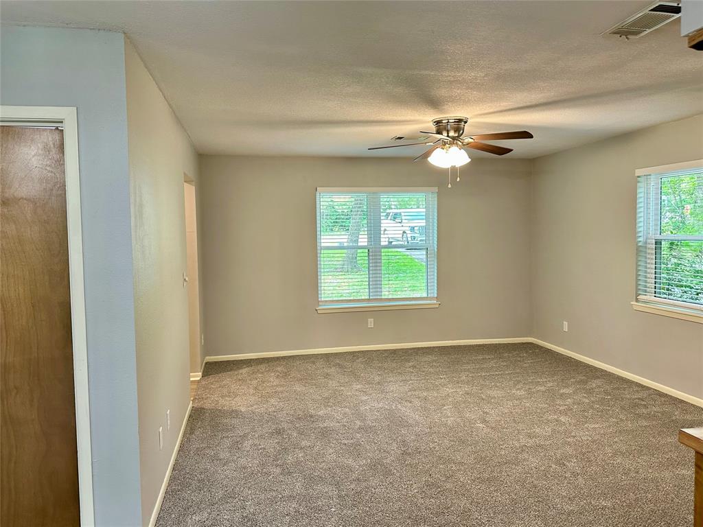 202 Spring Creek Loop, Livingston, Texas image 11