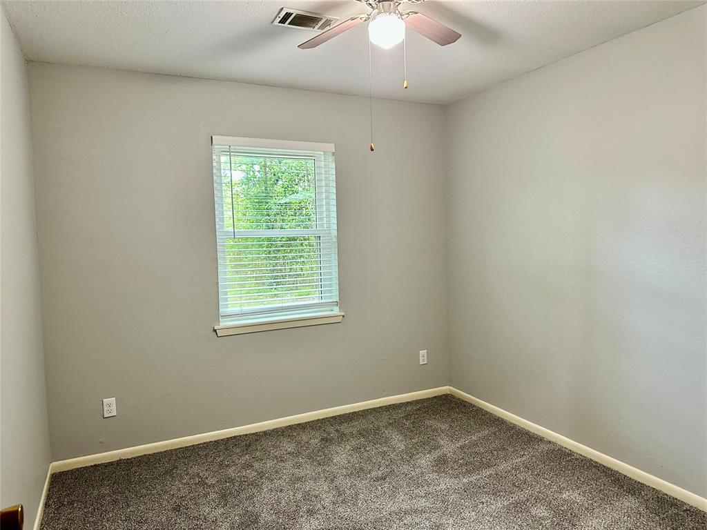 202 Spring Creek Loop, Livingston, Texas image 22