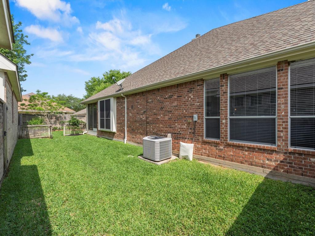 16619 Shimmering Lake Drive, Cypress, Texas image 31