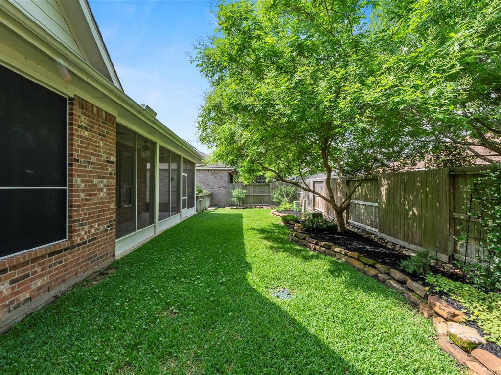 16619 Shimmering Lake Drive, Cypress, Texas image 30