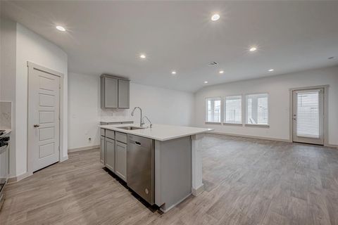 A home in Rosharon