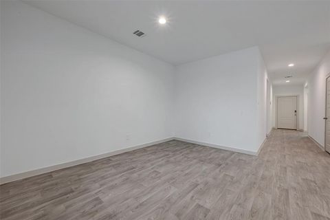 A home in Rosharon