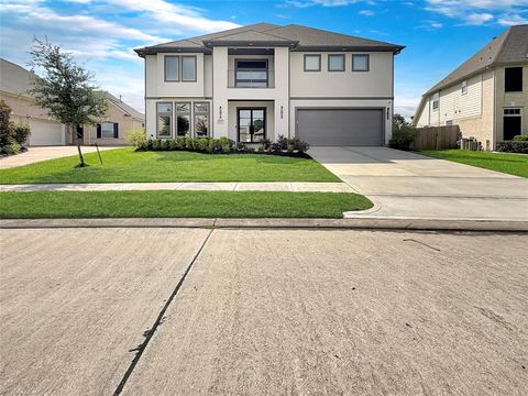 Photo of 12402 Pepper Creek Lane, Pearland, TX 77584 (MLS # 89984445)