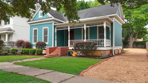 Single Family Residence in Houston TX 609 Harvard Street.jpg
