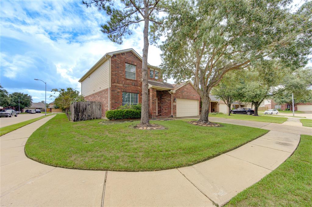1903 Hampton Lakes Ct