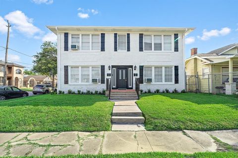 Quadruplex in Houston TX 3901 Dallas Street.jpg