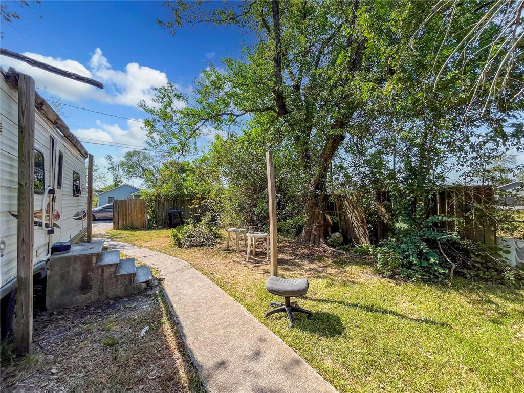8005 Saint Louis Street, Houston, Texas image 8