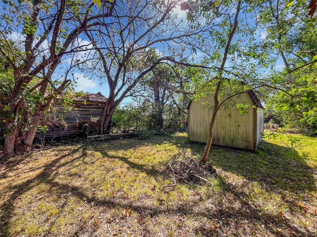 8005 Saint Louis Street, Houston, Texas image 6