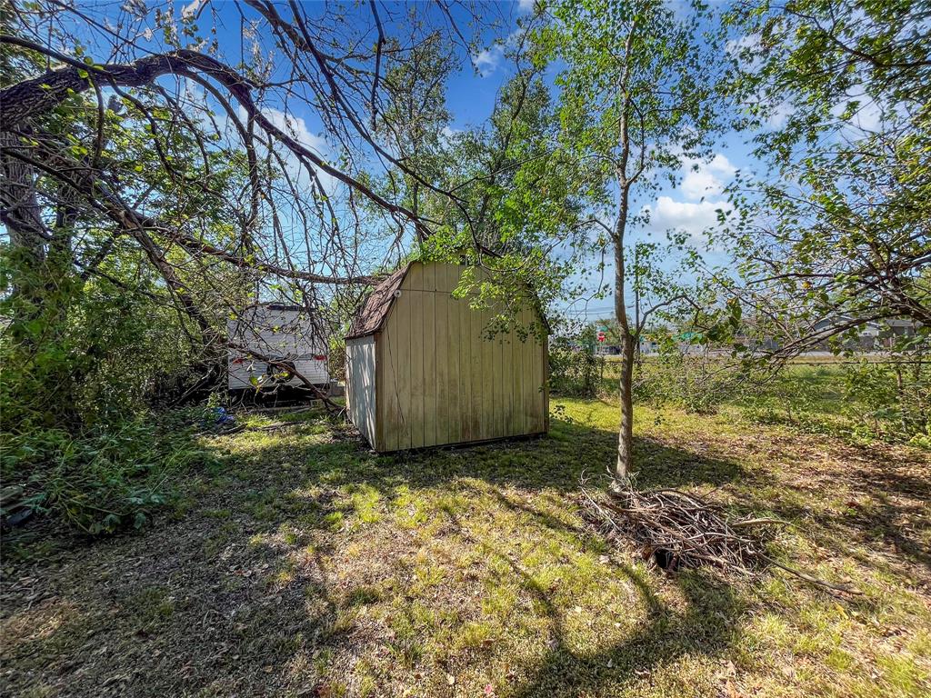 8005 Saint Louis Street, Houston, Texas image 7