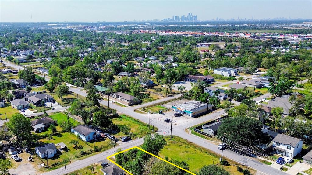 8005 Saint Louis Street, Houston, Texas image 3