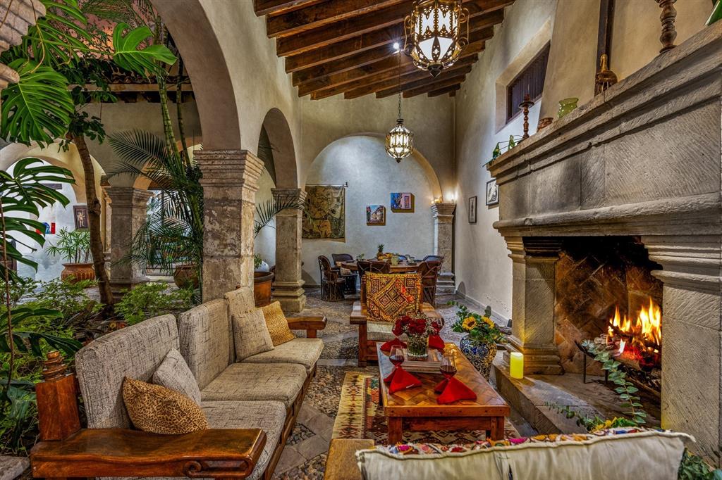 37700, Mexico, 7 Bedrooms Bedrooms, ,8 BathroomsBathrooms,Residential,Active,157882