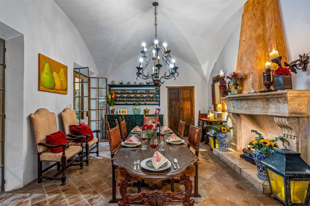 37700, Mexico, 7 Bedrooms Bedrooms, ,8 BathroomsBathrooms,Residential,Active,157882