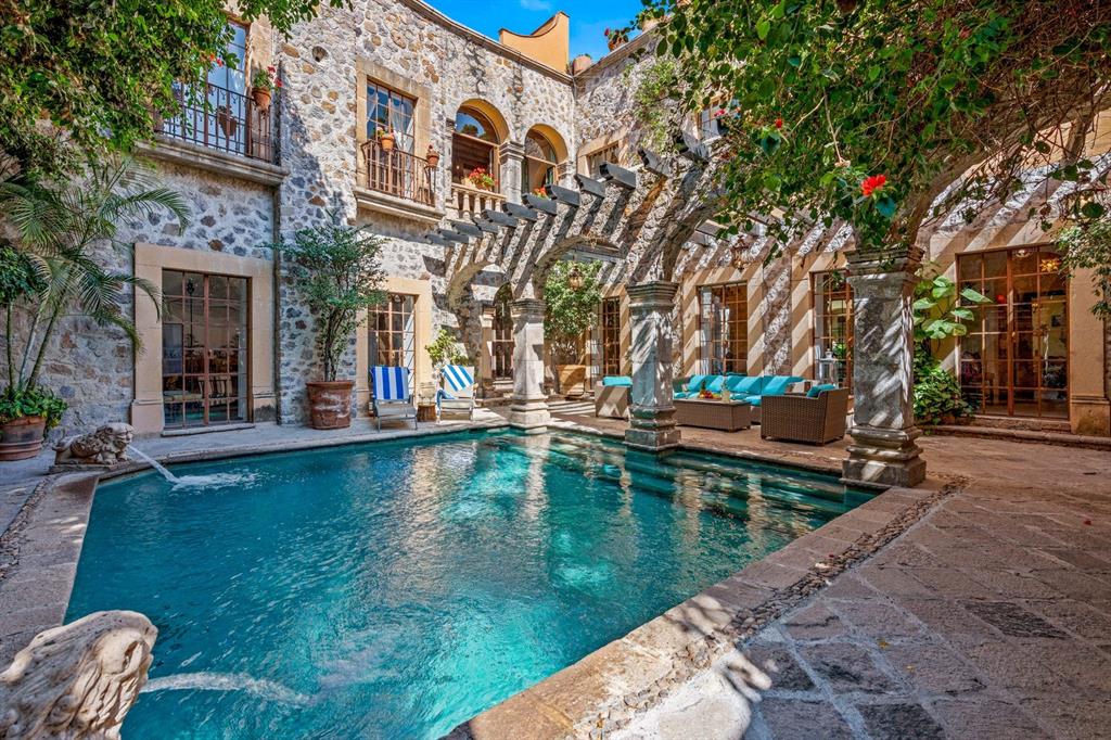 37700, Mexico, 7 Bedrooms Bedrooms, ,8 BathroomsBathrooms,Residential,Active,157882