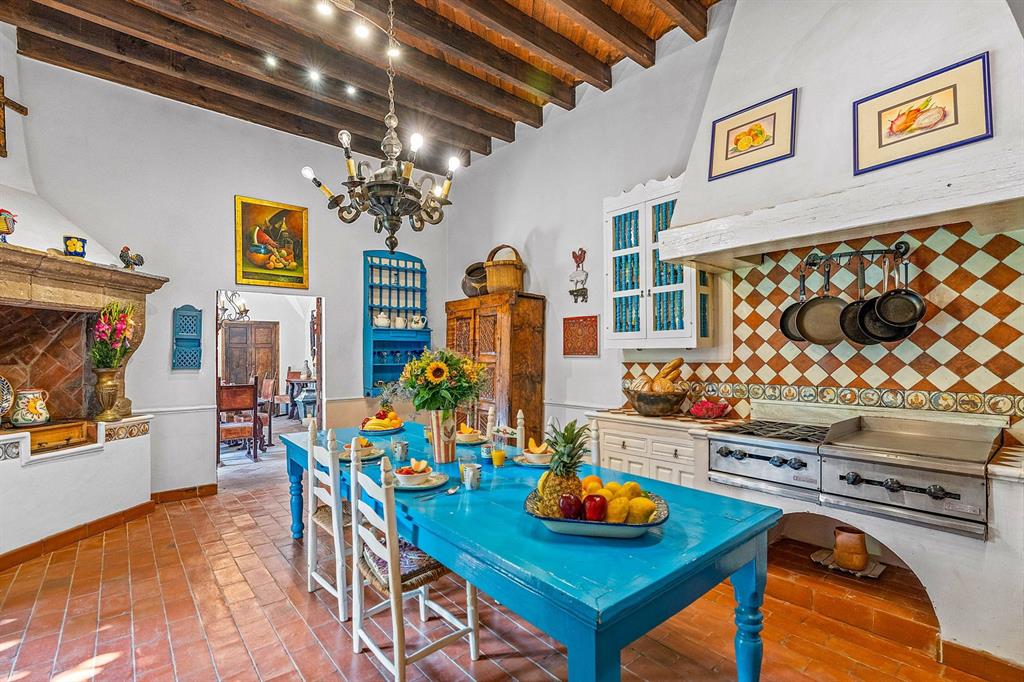 37700, Mexico, 7 Bedrooms Bedrooms, ,8 BathroomsBathrooms,Residential,Active,157882