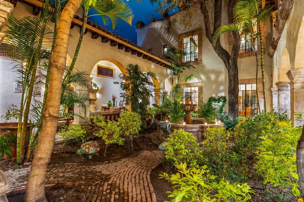 37700, Mexico, 7 Bedrooms Bedrooms, ,8 BathroomsBathrooms,Residential,Active,157882