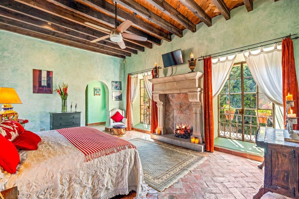 37700, Mexico, 7 Bedrooms Bedrooms, ,8 BathroomsBathrooms,Residential,Active,157882