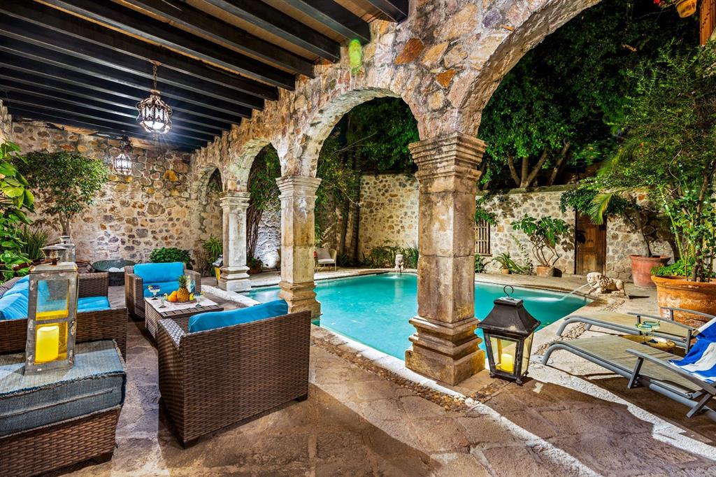 37700, Mexico, 7 Bedrooms Bedrooms, ,8 BathroomsBathrooms,Residential,Active,157882