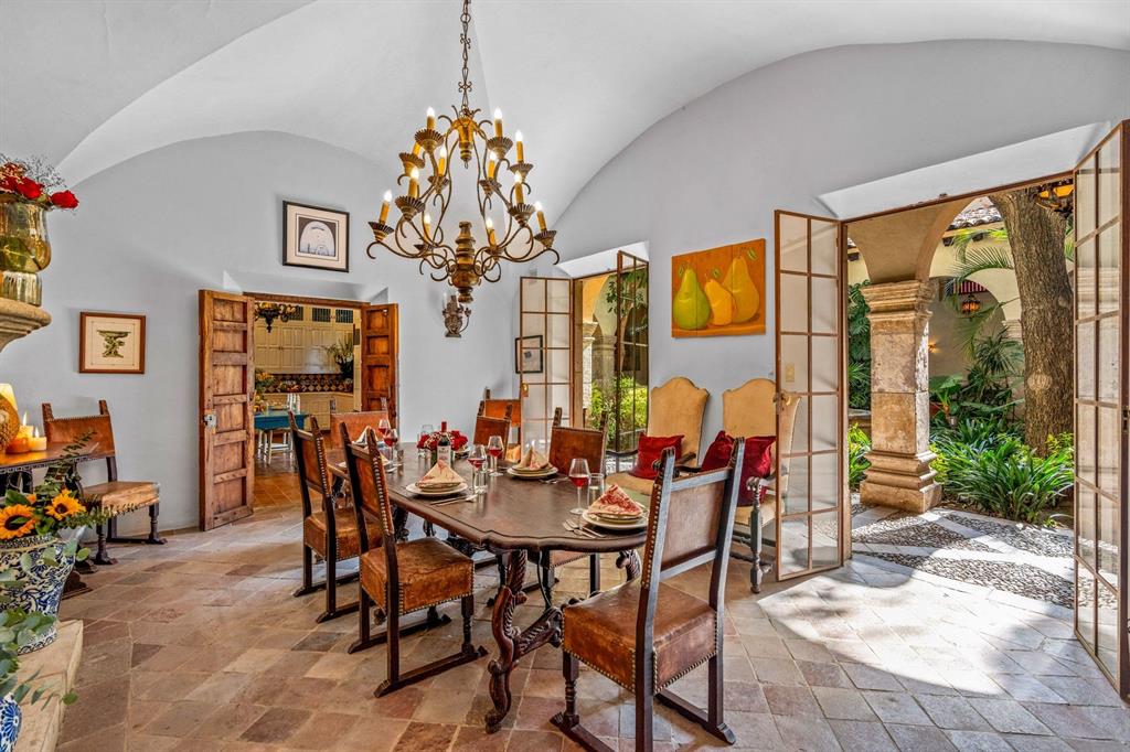 37700, Mexico, 7 Bedrooms Bedrooms, ,8 BathroomsBathrooms,Residential,Active,157882