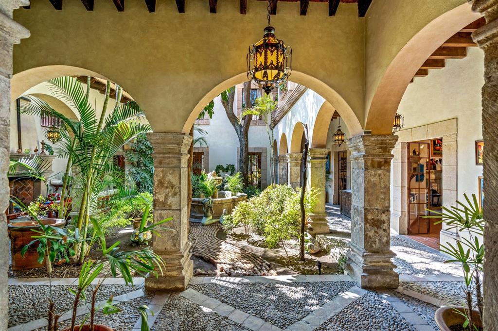 37700, Mexico, 7 Bedrooms Bedrooms, ,8 BathroomsBathrooms,Residential,Active,157882