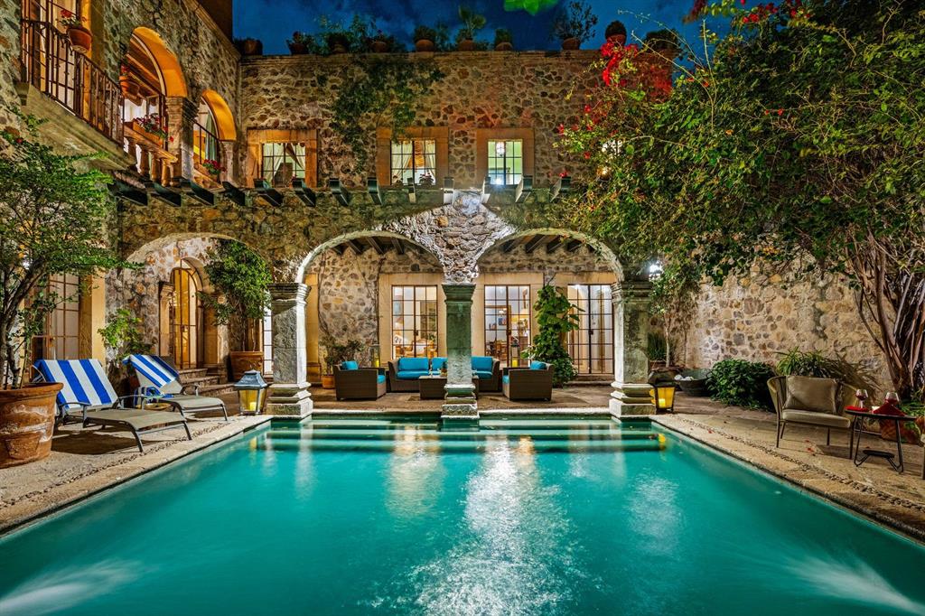 37700, Mexico, 7 Bedrooms Bedrooms, ,8 BathroomsBathrooms,Residential,Active,157882