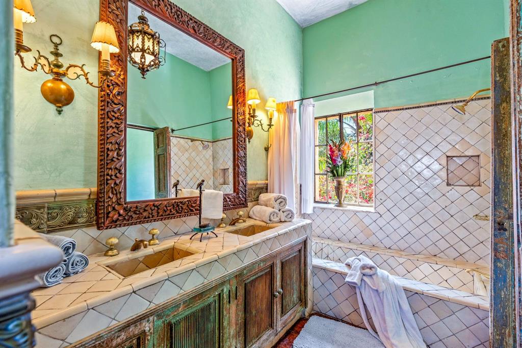 37700, Mexico, 7 Bedrooms Bedrooms, ,8 BathroomsBathrooms,Residential,Active,157882