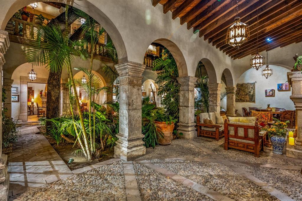 37700, Mexico, 7 Bedrooms Bedrooms, ,8 BathroomsBathrooms,Residential,Active,157882